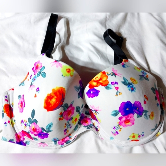 PINK Victoria's Secret Other - VICTORIA'S Secret PINK Wear Everywhere Lightly Lined Bra, Size 34DD